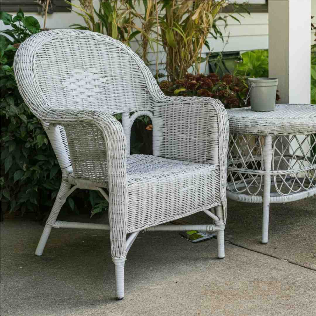 how to paint wicker furniture